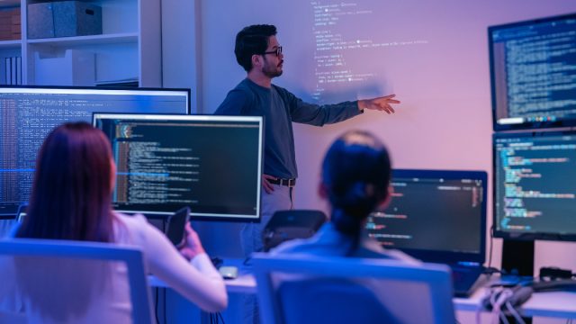 Enhancing Toy Development: Balancing AI Efficiency with Human Insight